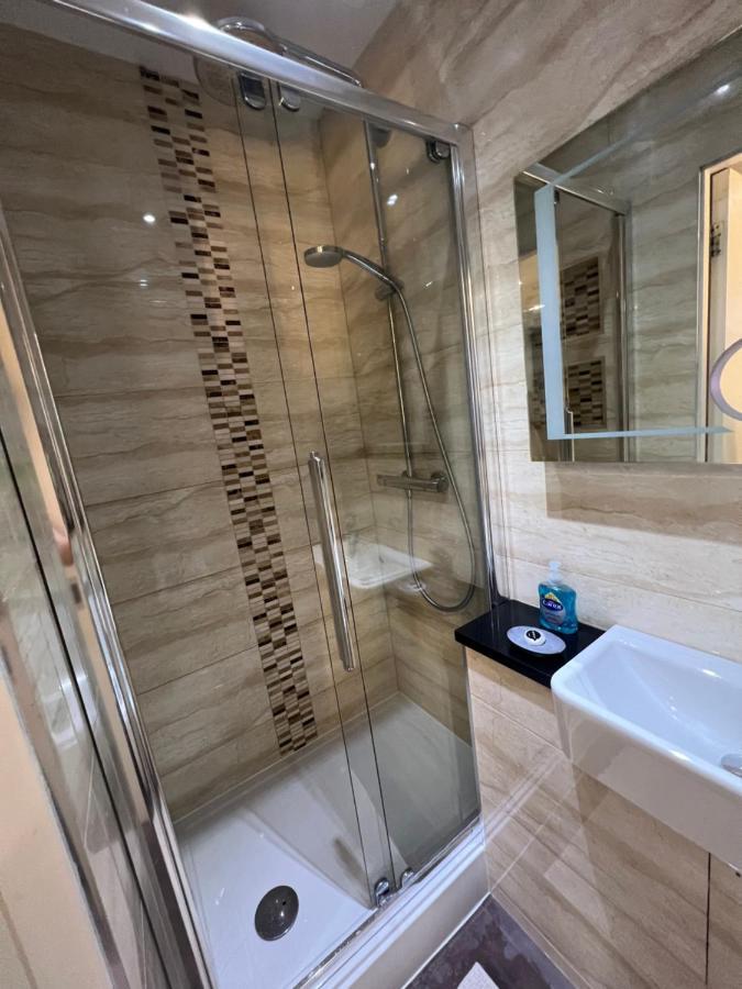 Luxury Double Room W/ Private Bathroom Edinburg Exteriör bild