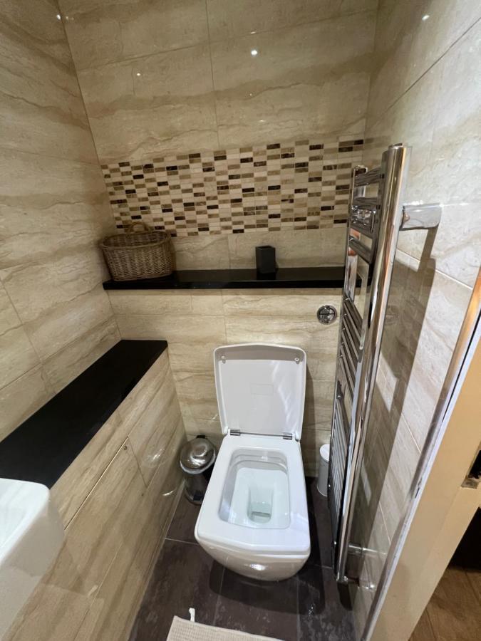 Luxury Double Room W/ Private Bathroom Edinburg Exteriör bild
